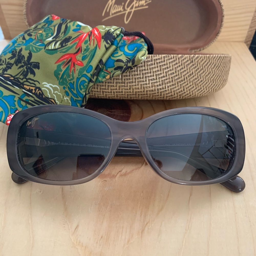 Maui Jim Lilikoi Smoke Grey / Grey Gradient